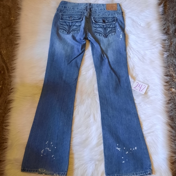 Distressed Denim Premier Jeans With Splatter Paint Design - Picture 6 of 12